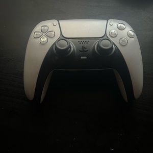 White Brand New Ps5 controller